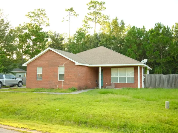 110 Village Ln, Freeport, FL 32439