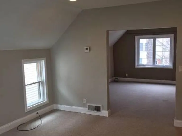 81 16th St #2 — Photo 3