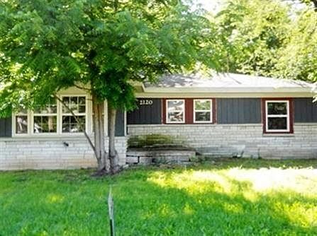 2nd image of 744 N Kansas Expy