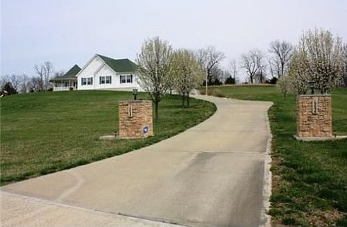 1st image of 19535 Lane Tree Dr
