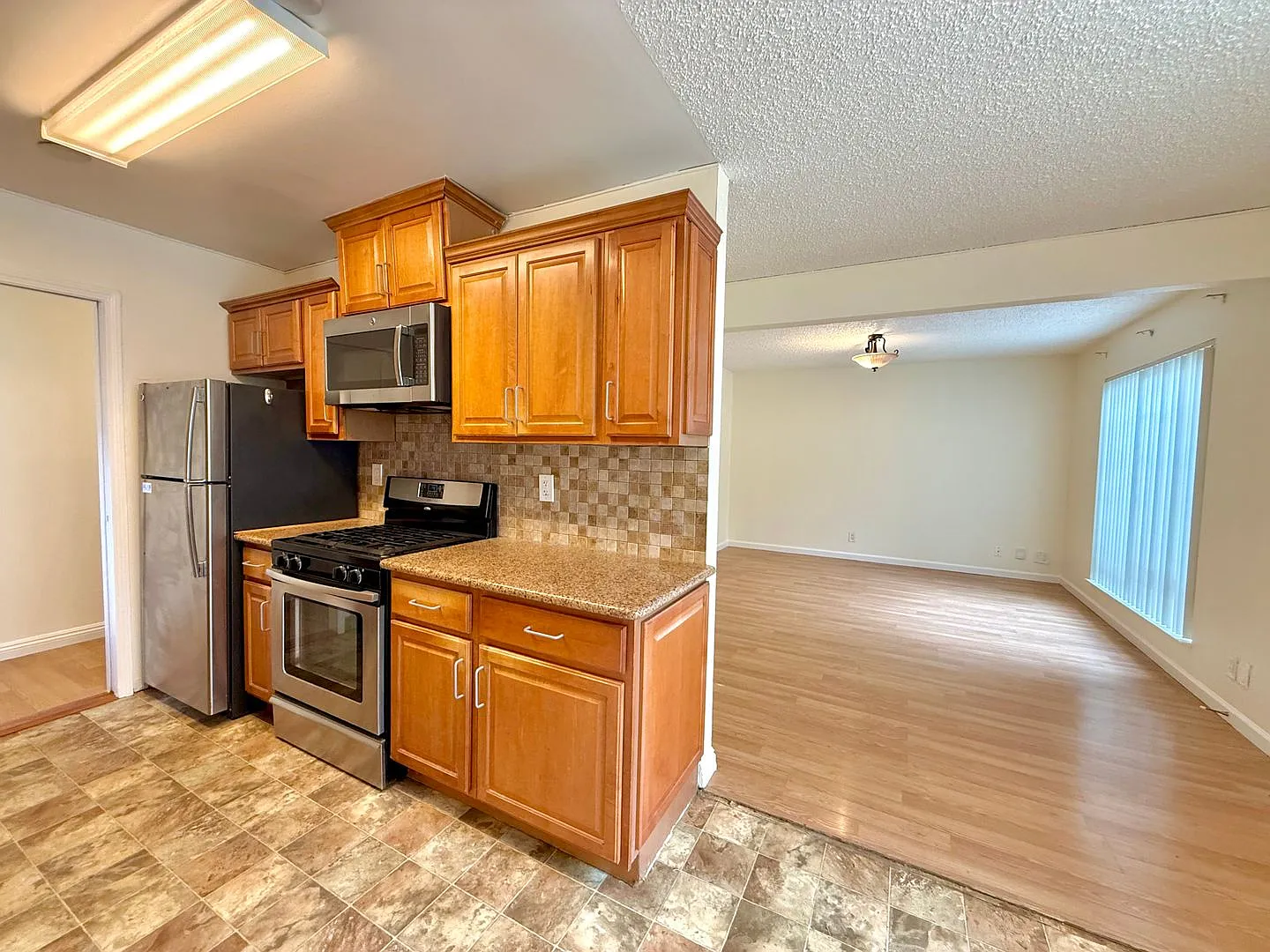 $3,490 / Stunning 4BR/3BA Family Home in Union City — Photo 2