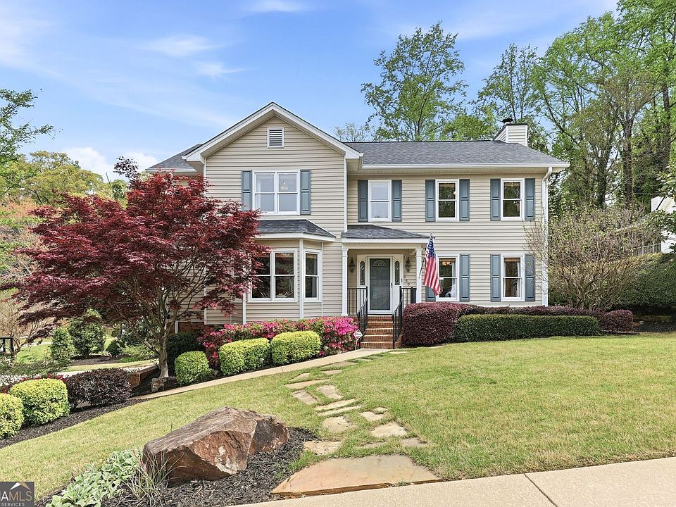 1st image of 560 Long Oak Dr