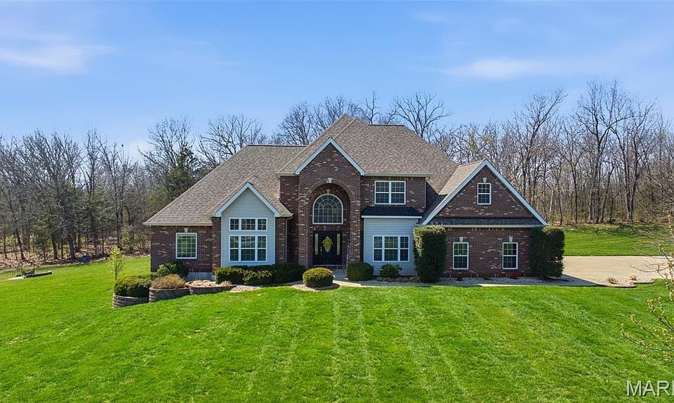 1st image of 251 Lake Forest Dr