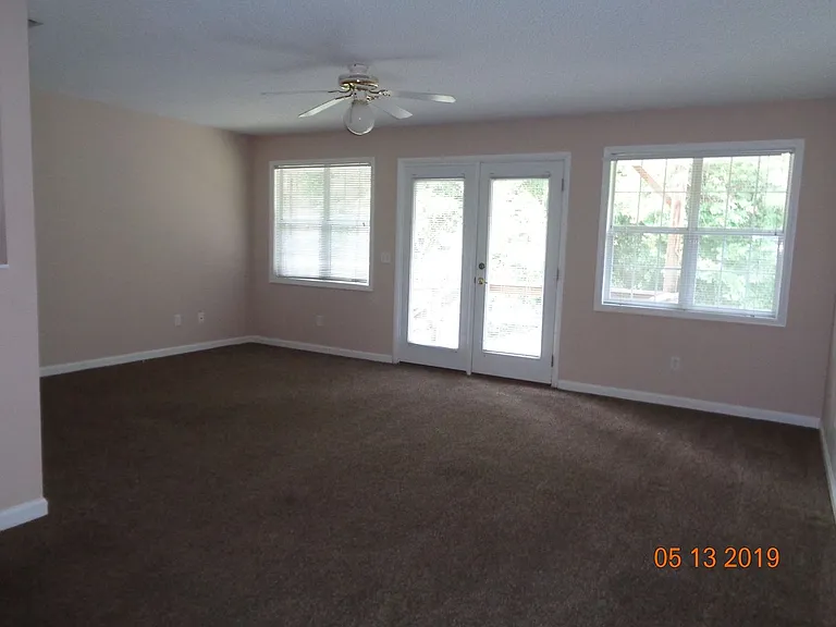 90 Woodfield Pl — Photo 3