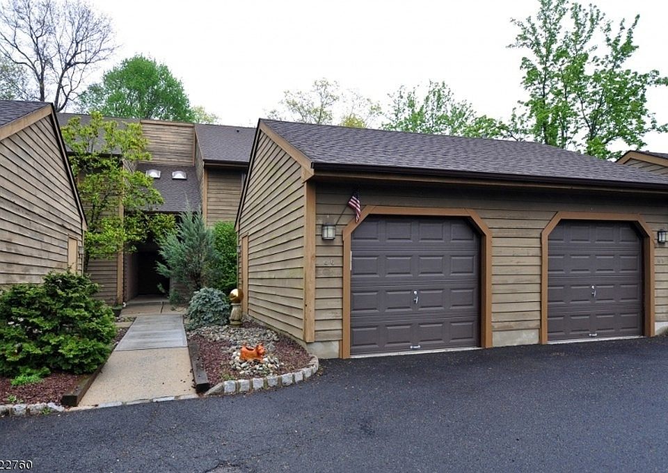 1 Car Garage