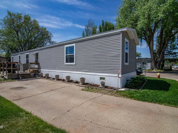 101 Northwest Dr, Bismarck, ND 58504