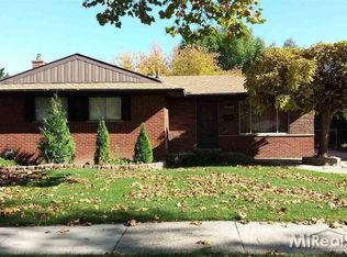 31134 Fairfield Dr, Warren, MI 48088