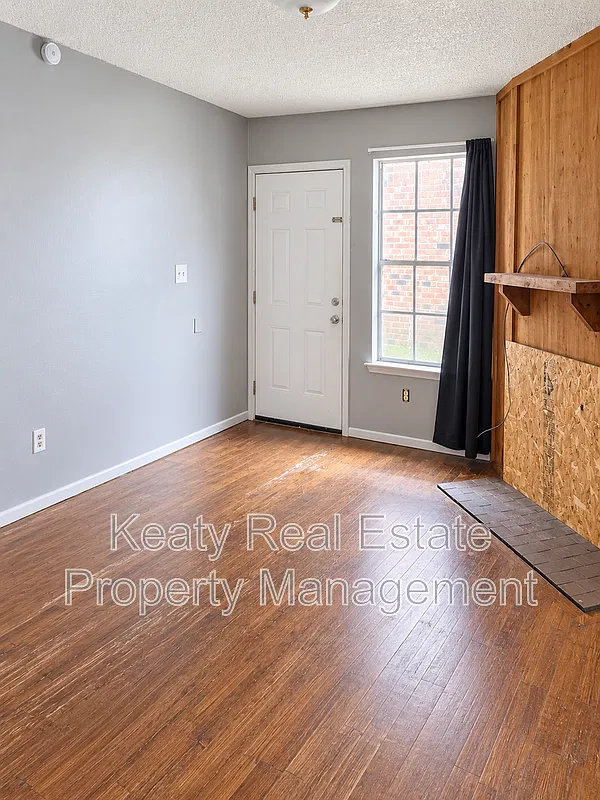 108 Meudon St — Photo 2