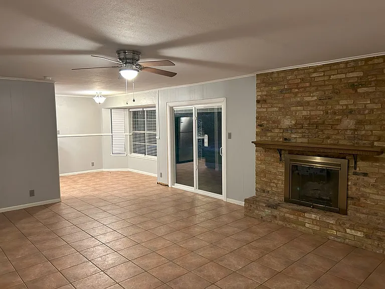 207 Vicksburg St — Photo 8
