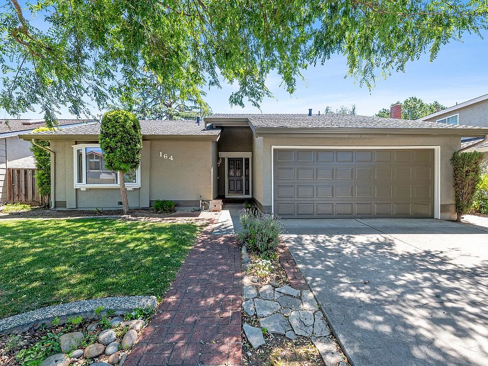 1st image of 164 Sprucemont Pl