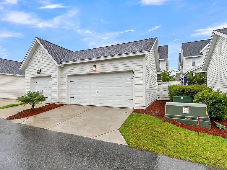 254 Symphony Ave — Photo 40