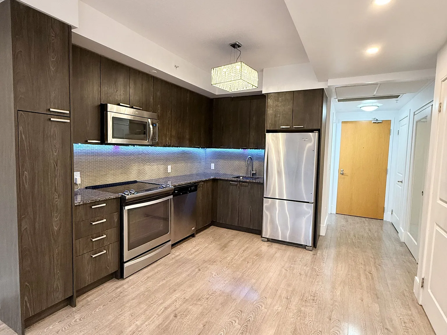 2 bed, $1,950 — Photo 4