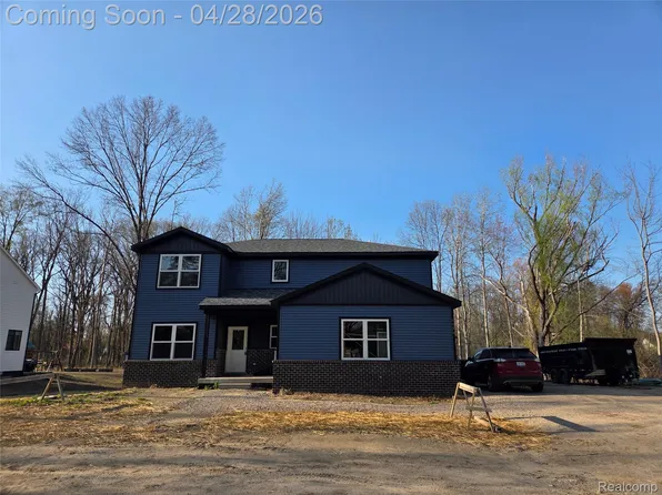 9036 Cedar Island Rd, White Lake, MI 48386