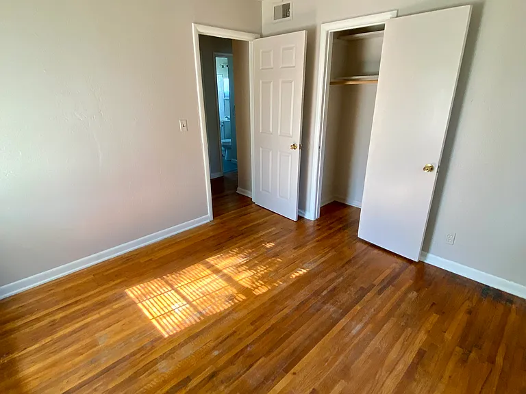 10 E 50th Pl N — Photo 10