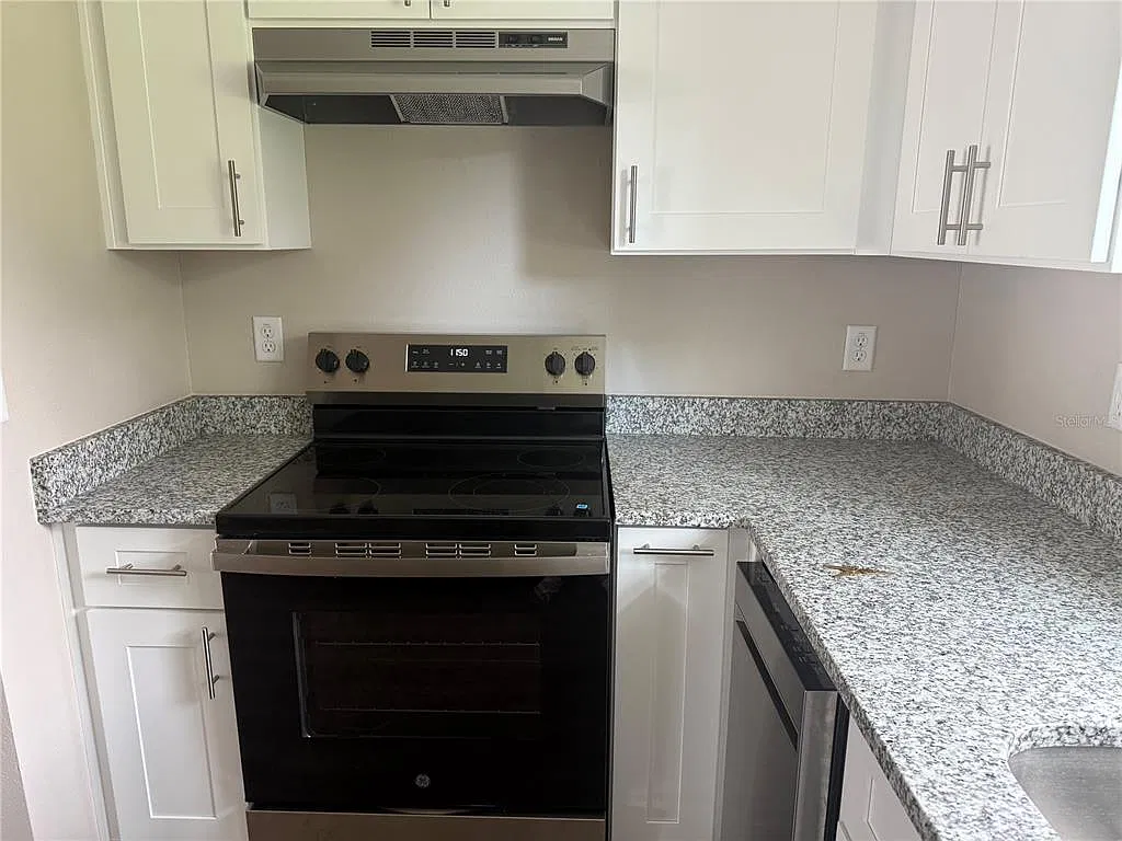 2 bed, 1.0 bath, 860 sqft, $1,500 — Photo 3