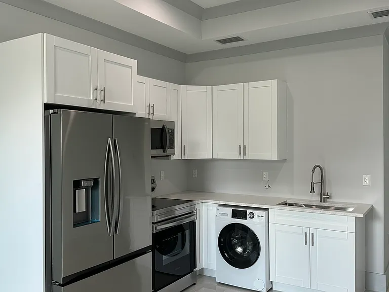 2378 Hunter Blvd #4 — Photo 5
