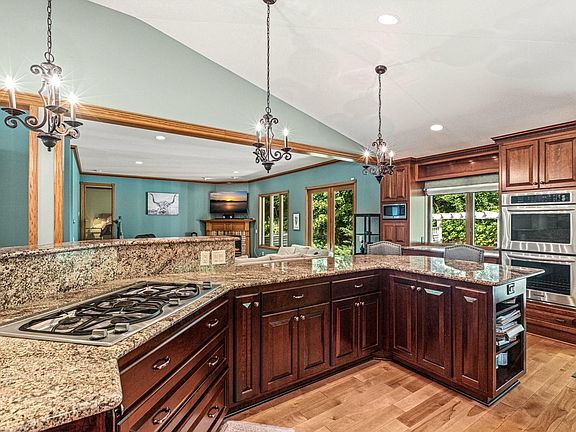 2nd image of 400 Creek Side Dr SE
