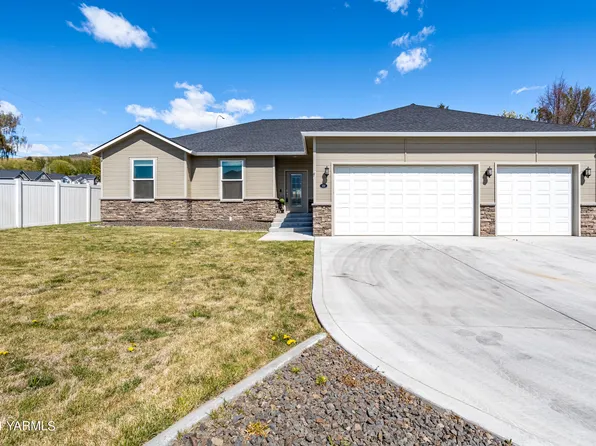 122 N 91st Ave, Yakima, WA 98908