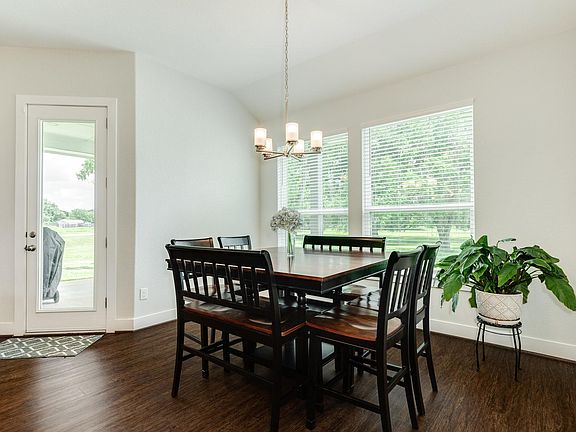 5th image of 527 Lakeland Cir