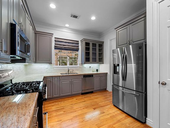 5th image of 3219 N Pemberton Circle Drive