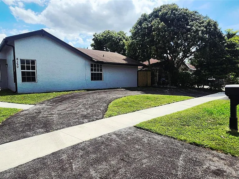 8120 SW 4th Ct — Photo 19
