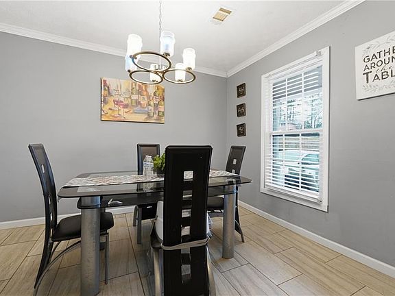 4th image of 93 Gloster Rd SW