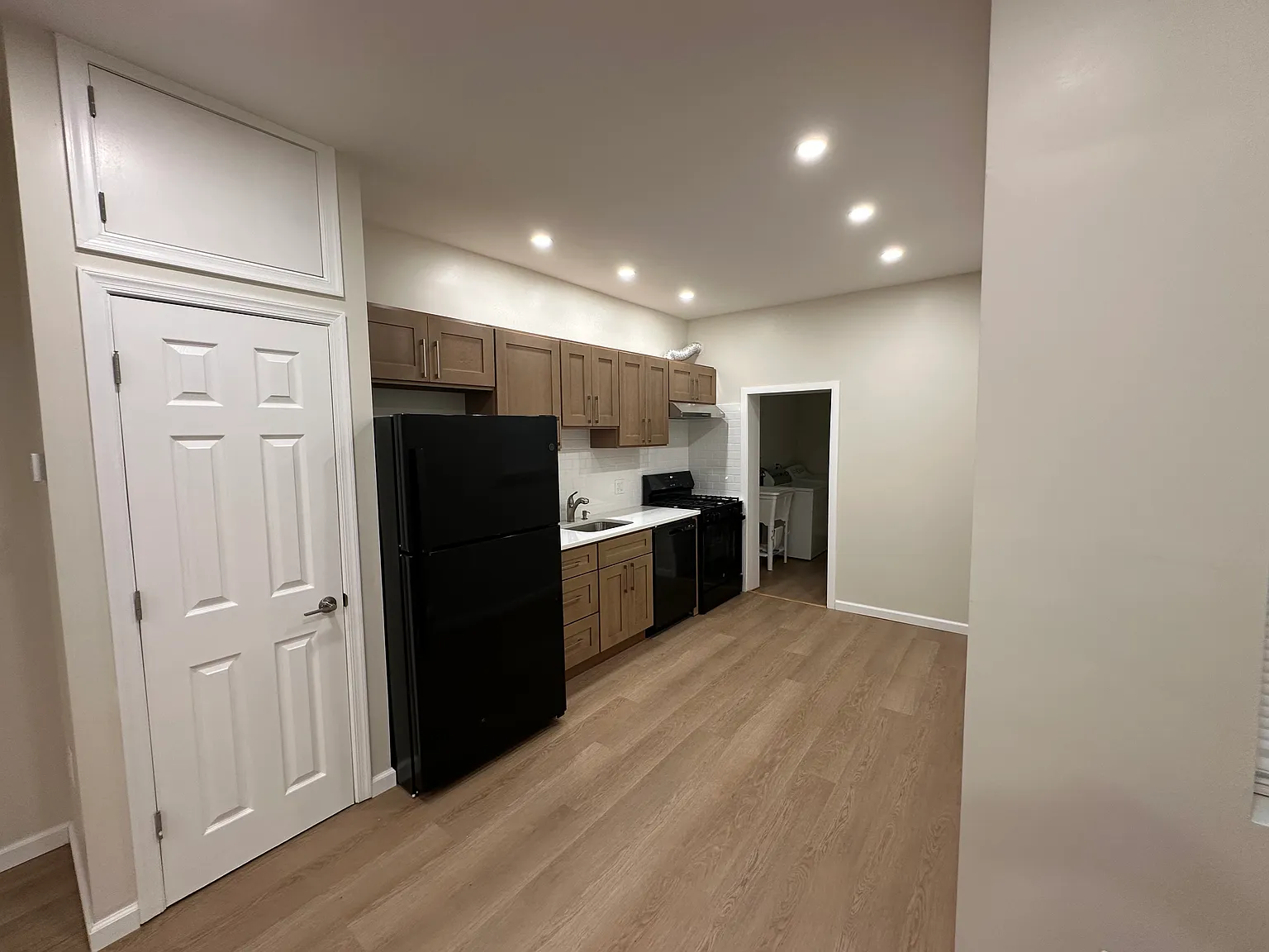 3 bed, 1158 sqft, $2,000 — Photo 1