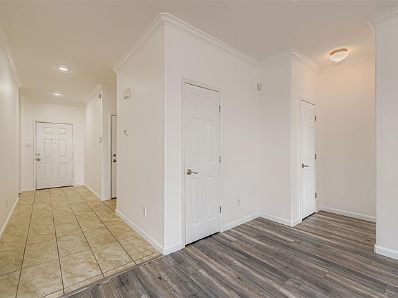 4th image of 334 Nandina Dr