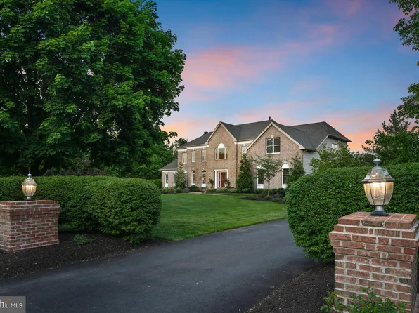 16 Hibbs Ln, New Hope, PA 18938