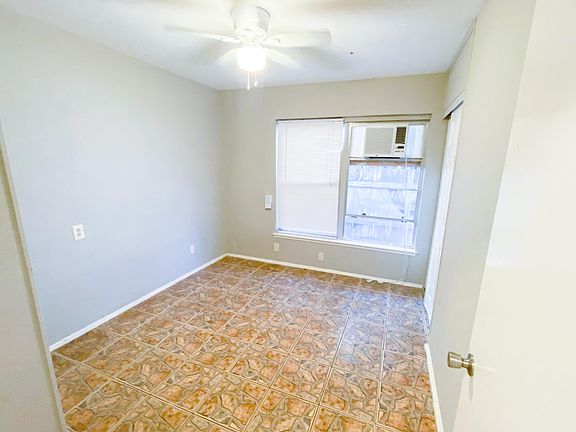 3rd image of 502 Crane Ave Unit 1