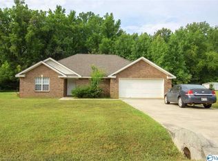 165 Singletree Dr, Hazel Green, AL 35750