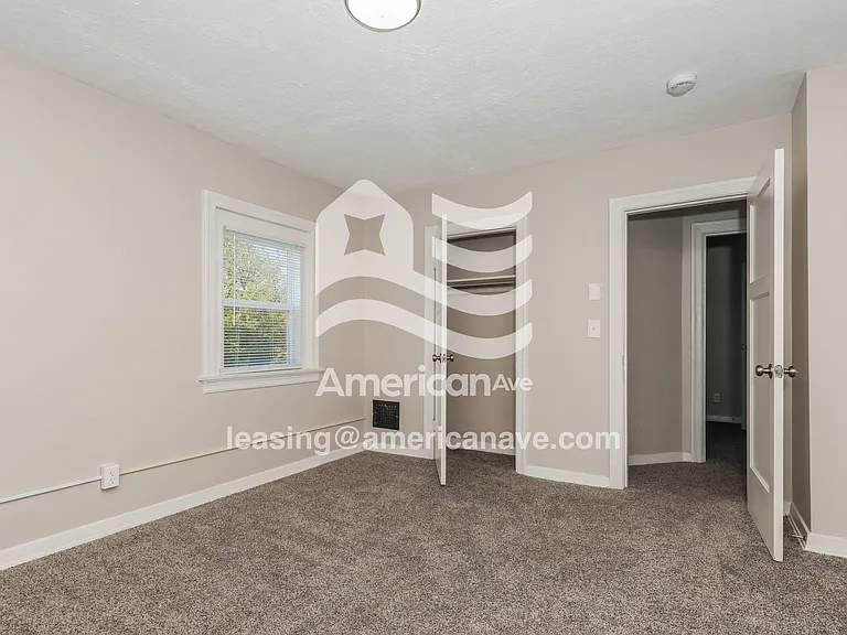 1129927_010_wm_-_main_bedroom_13189871.jpg