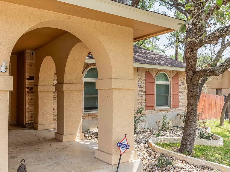 2331 Bluffridge St — Photo 3