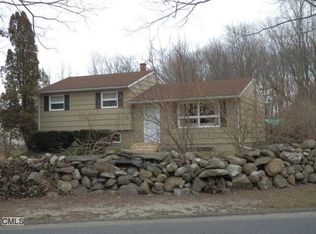 2 Greenlawn Rd, Monroe, CT 06468