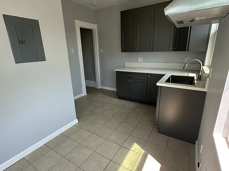 324 E Pine St #A — Photo 19