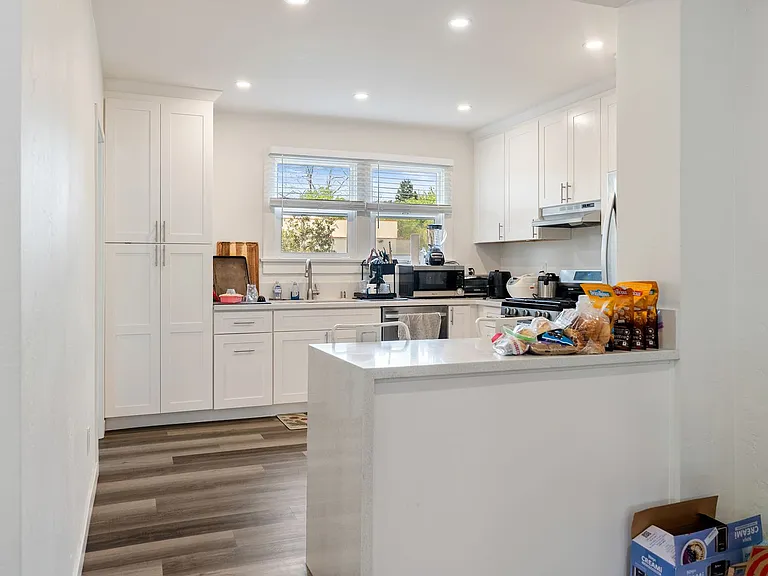 Modern Living: 8-Unit Apartment Building in the Heart of Downtown San Luis Obispo — Photo 18