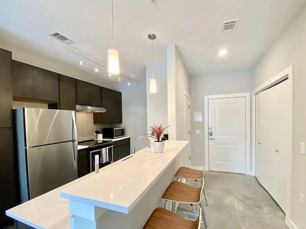 1 bed, 815 sqft, $1,500 — Photo 3