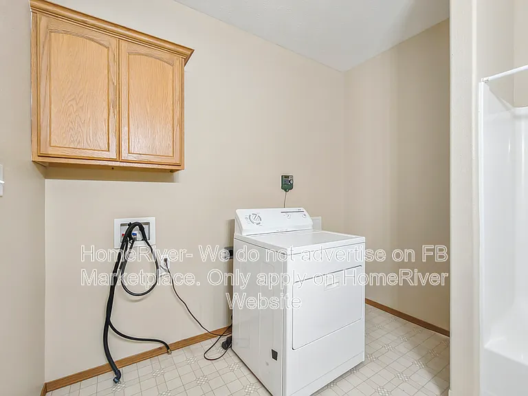 819 S Russell St — Photo 16