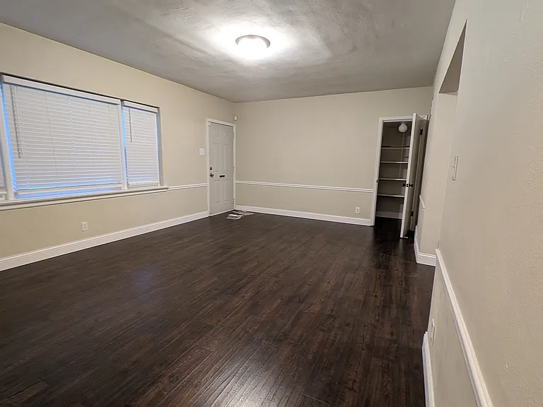 7114 Vernon Ave #7114 — Photo 2