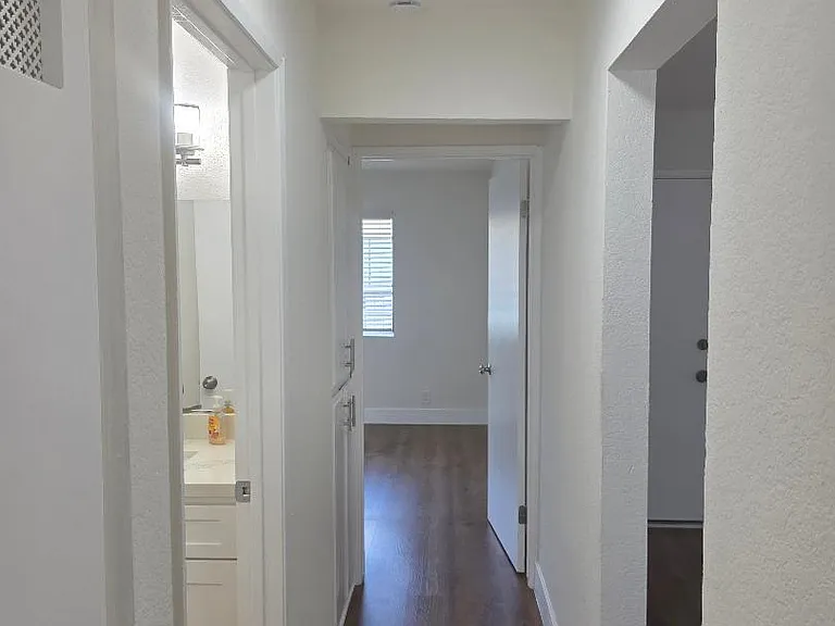 4326 W 142nd St #8 — Photo 15