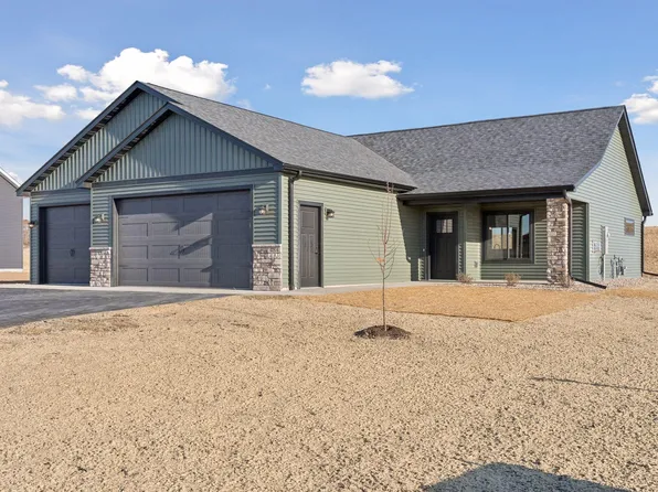 466 Coyote Way, New Richmond, WI 54017