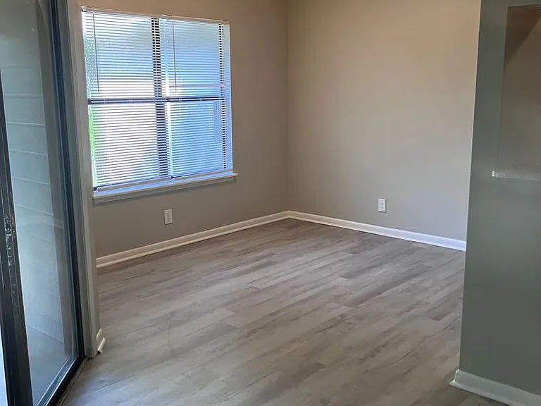 3161 Ridge Ave — Photo 11