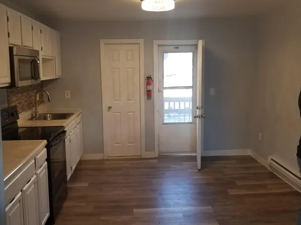 20 Rose Avenue image 2 of 15