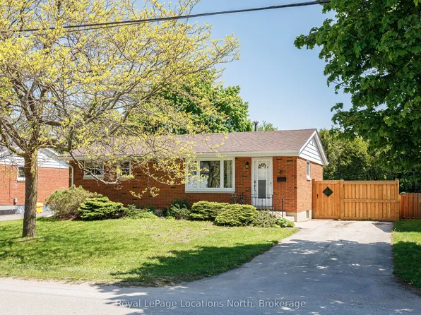 81 Peel St, Collingwood, ON L9Y 3V5