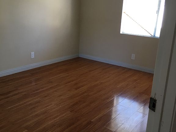 5th image of 928 Wren Way