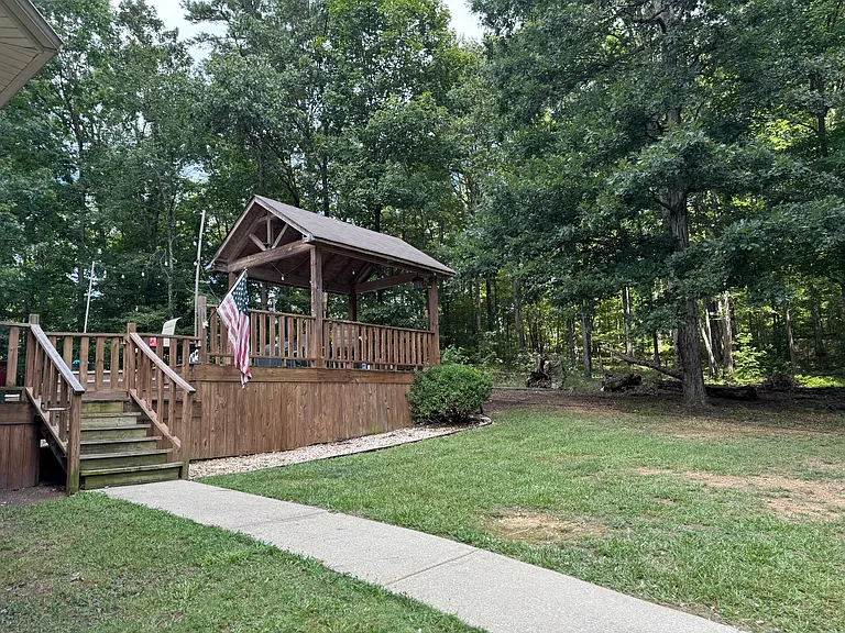 996 George Crowe Rd — Photo 7