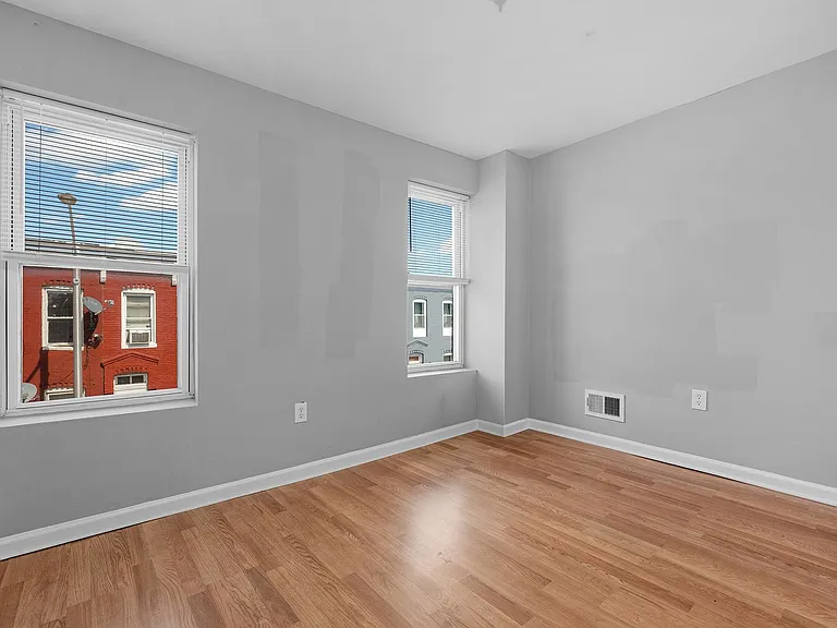 1562 N Woodyear St — Photo 33