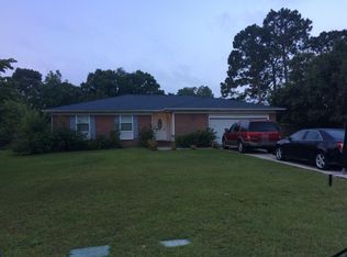 6205 Maple Leaf Ct, Fayetteville, NC 28306