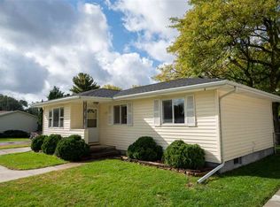 1158 Wren Rd, Waterloo, IA 50701