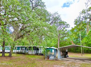 208 Country Living Cir, Melrose, FL 32666